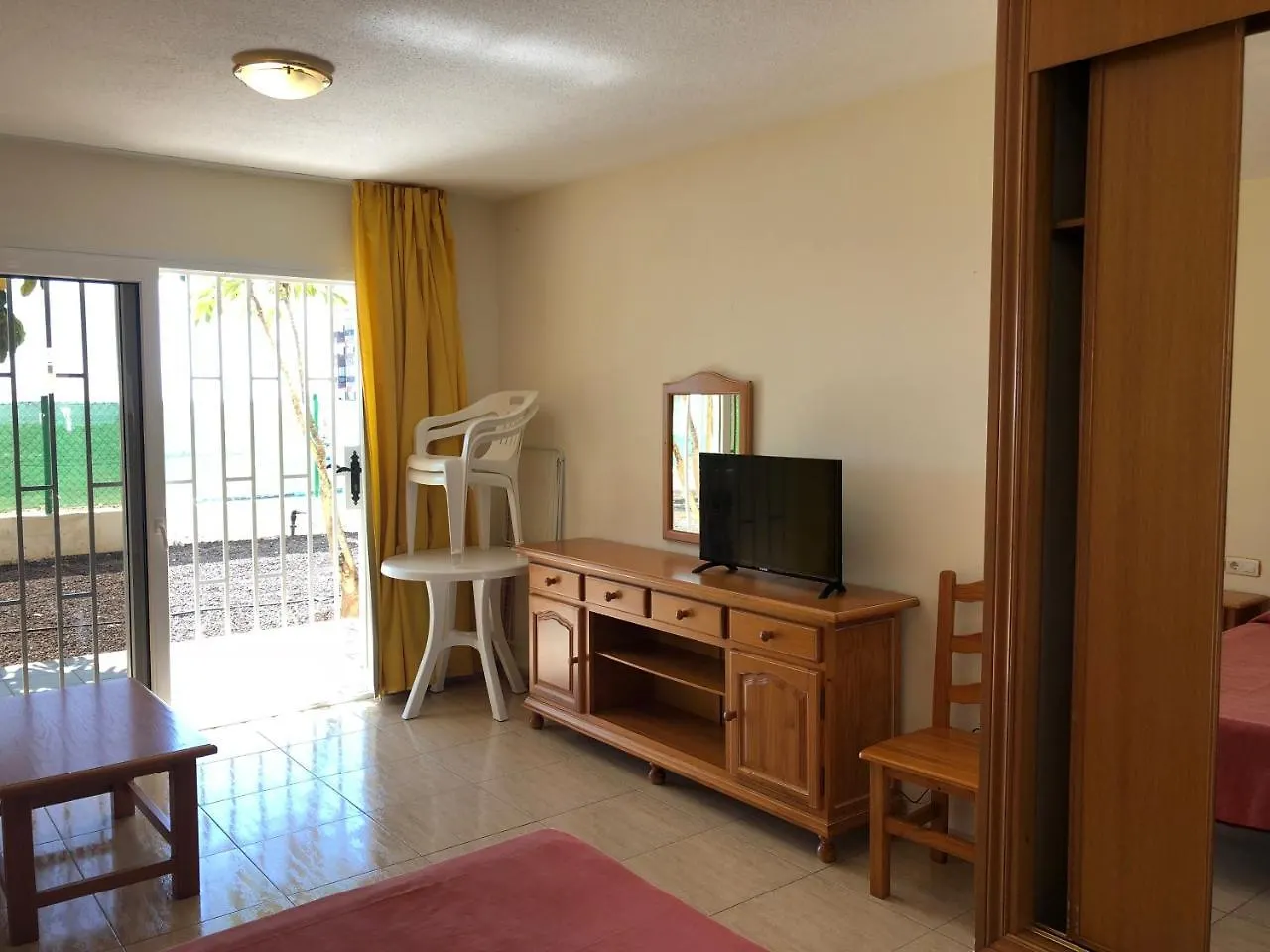 Apartamentos Parque Carolina Costa Del Silencio